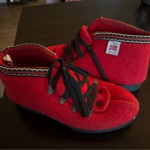 Lobbens Red Wool Shoes